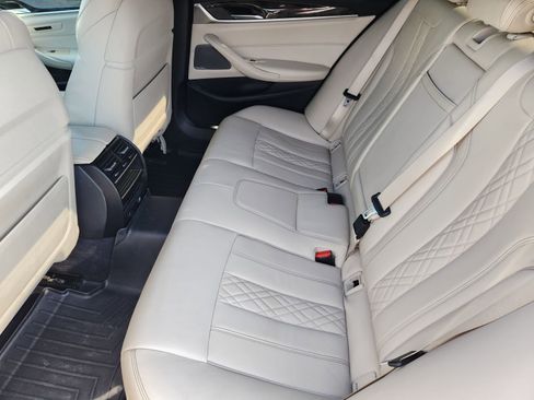 Used 2019 BMW M550i xDrive w/ Dynamic Handling Package AWD/4WD image 35