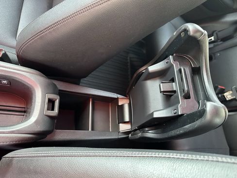 Used 2020 Honda HR-V Touring image 38