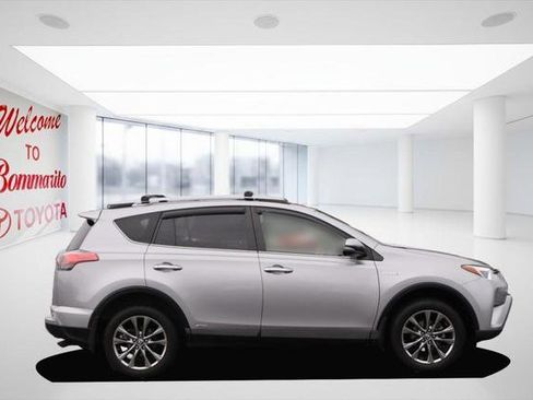 Certified 2018 Toyota RAV4 Limited image 5