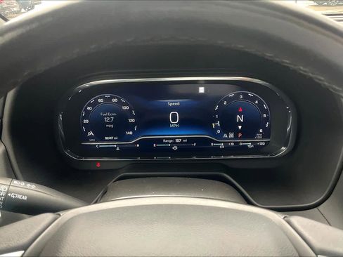 Used 2022 Chevrolet Suburban Z71 w/ Luxury Package image 25