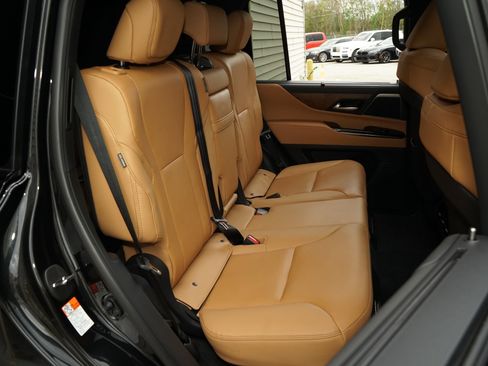 Used 2026 Lexus LX 600 4WD w/ Appearance Package image 21