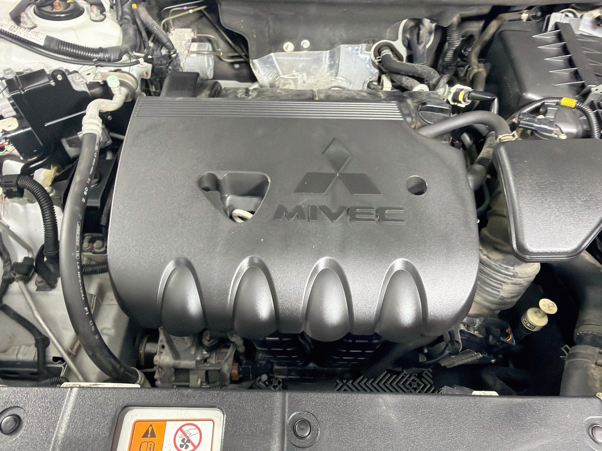 Used 2017 Mitsubishi Outlander SEL FWD image 35