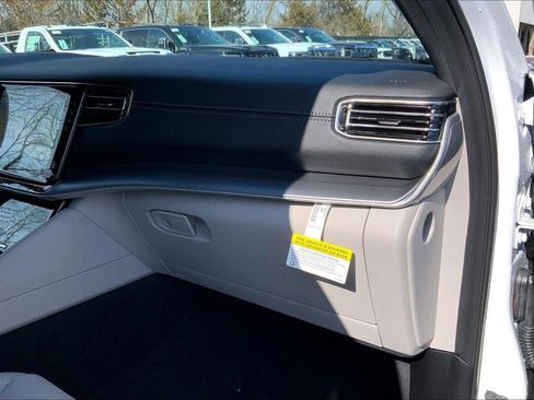 New 2026 Jeep Grand Wagoneer L 4WD w/ Premium Group I image 24