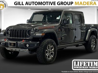New 2025 Jeep Gladiator Mojave w/ Convenience Group