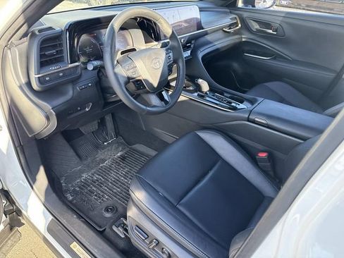 Used 2024 Toyota Crown Limited w/ Advanced Technology Package image 25