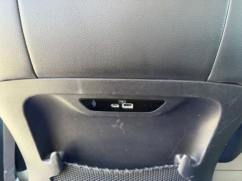 Used 2021 Chrysler Pacifica Touring-L FWD image 24