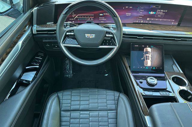 Certified 2025 Cadillac Escalade ESV Premium Luxury Platinum AWD/4WD image 14