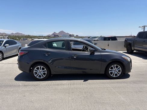 Used 2017 Toyota Yaris iA FWD image 2