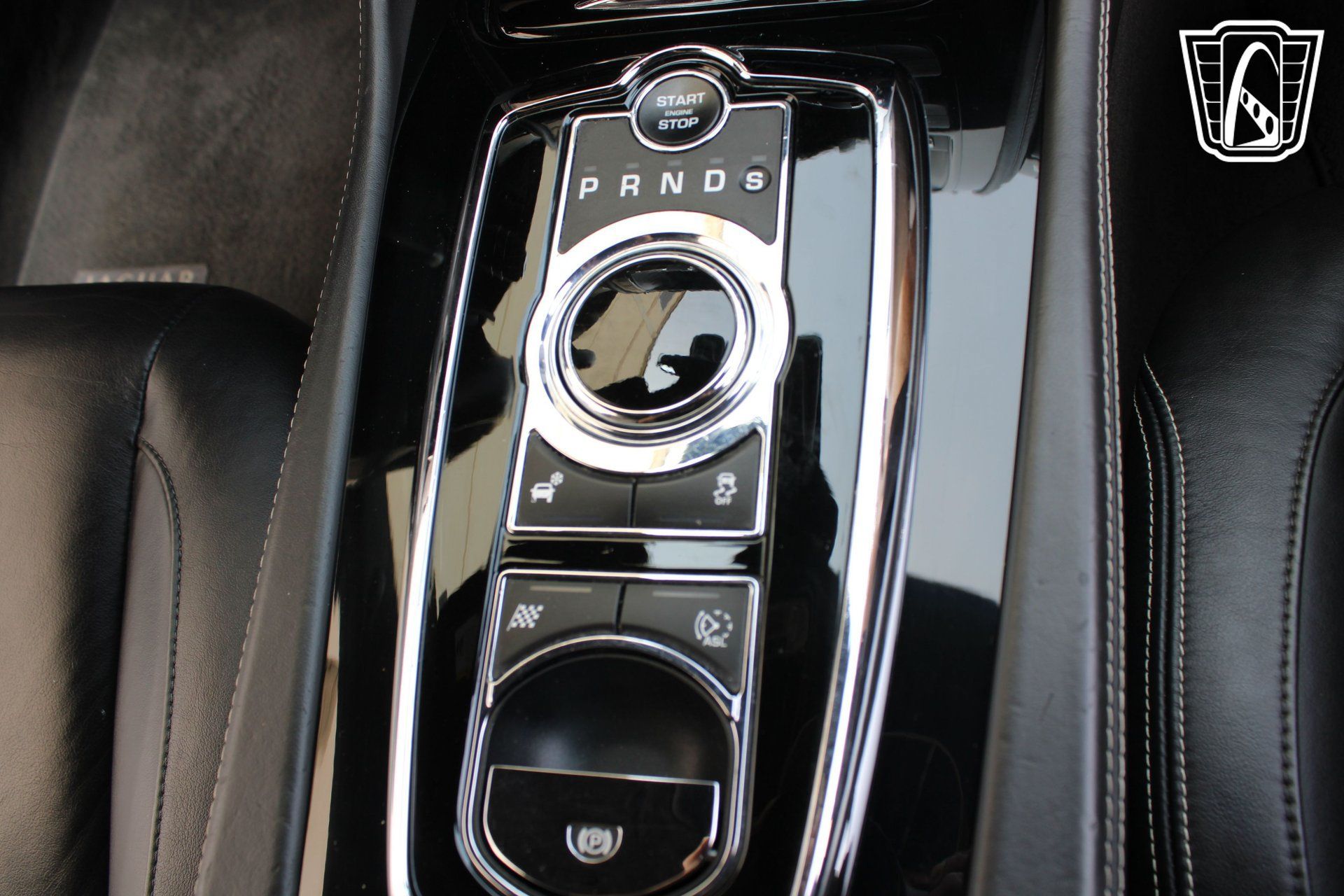 Used 2012 Jaguar XKR R RWD image 6