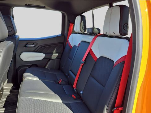 Used 2026 GMC Canyon AT4X AWD/4WD image 18