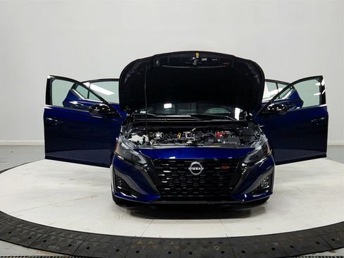 Used 2023 Nissan Altima 2.5 SR image 12