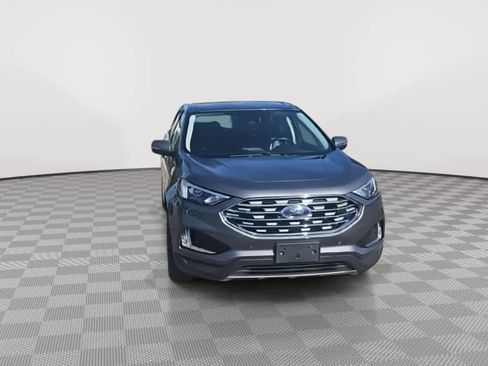 Used 2022 Ford Edge Titanium image 3