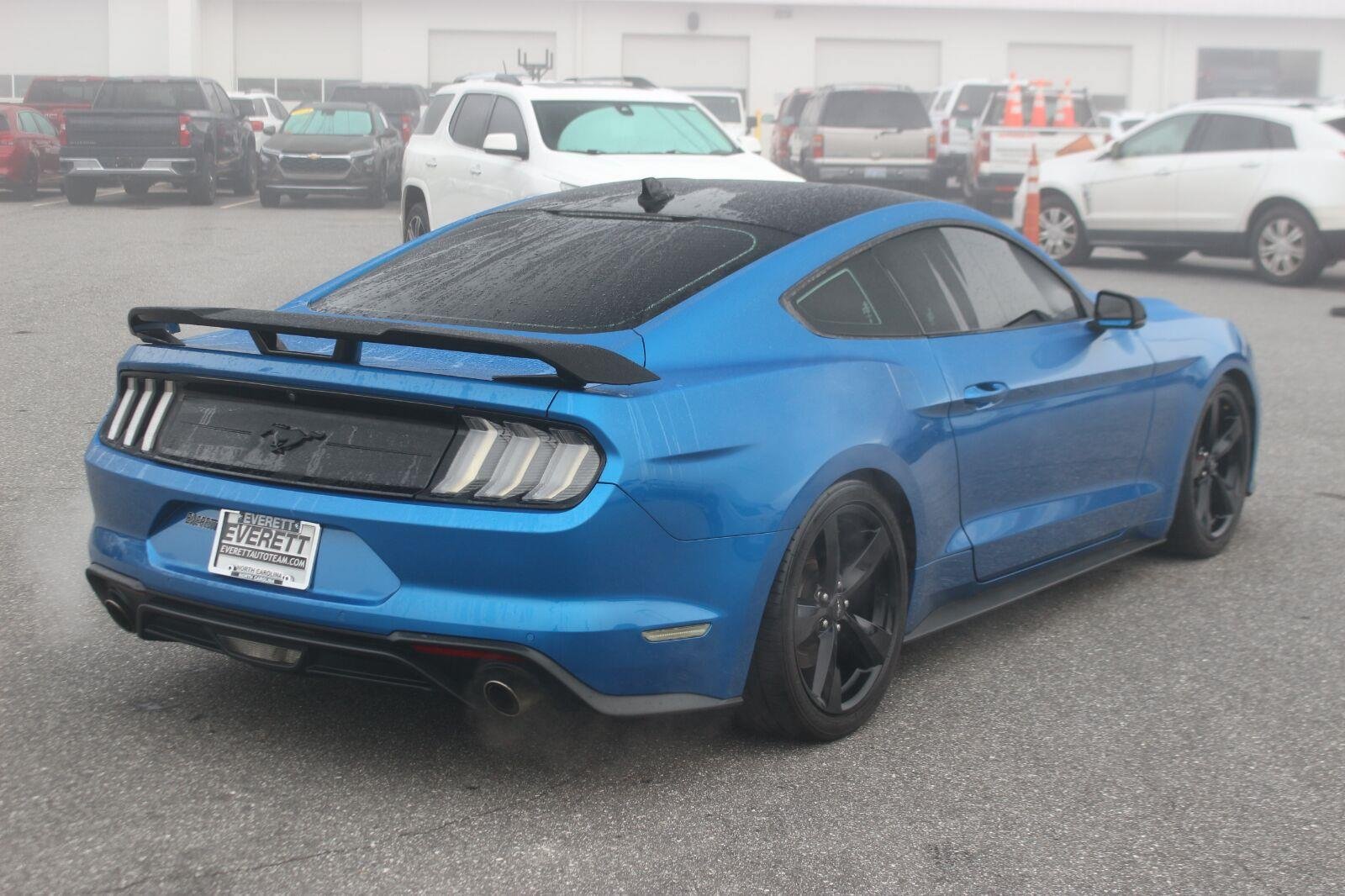 Used 2021 Ford Mustang Premium w/ Equipment Group 201A RWD image 7