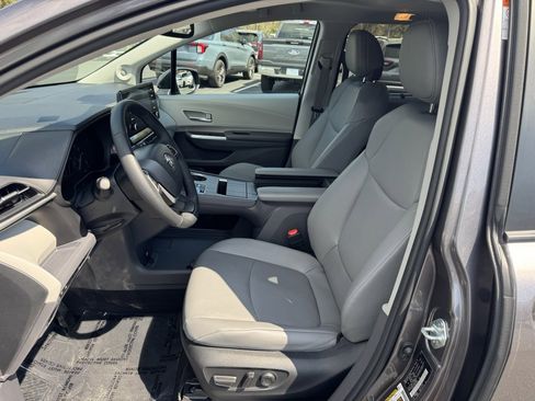 Used 2024 Toyota Sienna XLE image 20