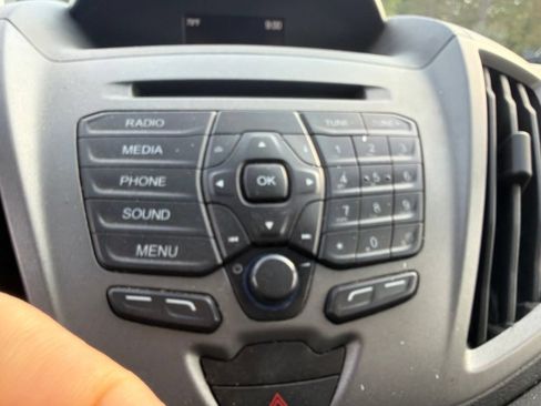 Used 2018 Ford Transit 150 XL RWD image 22
