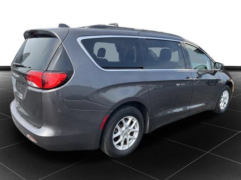 Used 2020 Chrysler Voyager Lxi FWD image 5