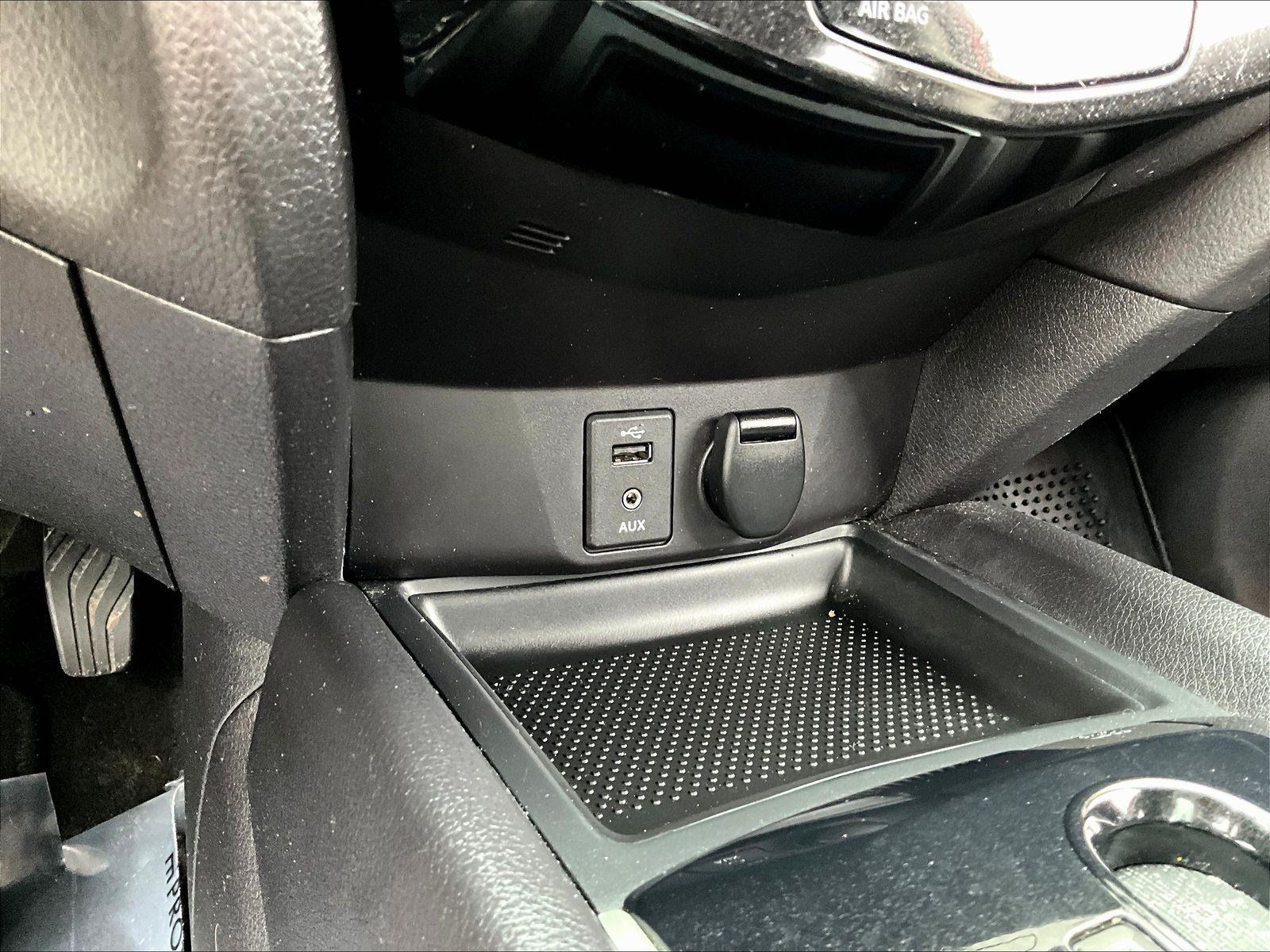 Used 2014 Nissan Rogue S AWD/4WD image 16