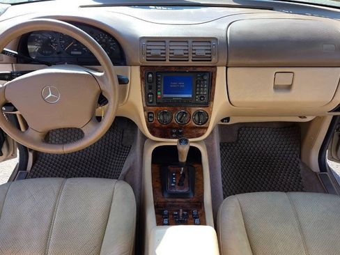 Used 2001 Mercedes-Benz ML 320 4MATIC image 34