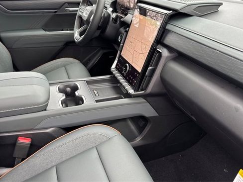 New 2026 GMC Acadia AT4 w/ Super Cruise Package image 19