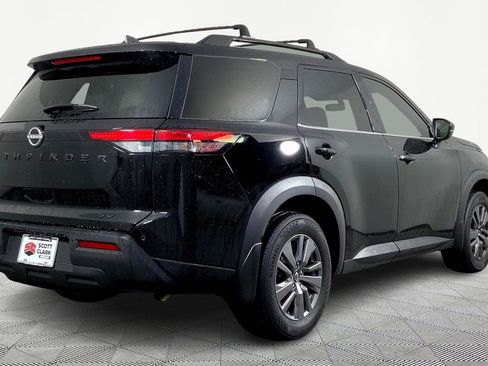 Used 2022 Nissan Pathfinder SV w/ SV Black Package image 5