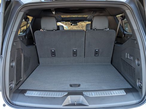 Used 2025 Chevrolet Suburban Z71 w/ Comfort Package image 20