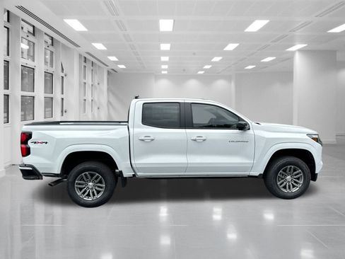 New 2024 Chevrolet Colorado LT w/ LT Convenience Package III image 3