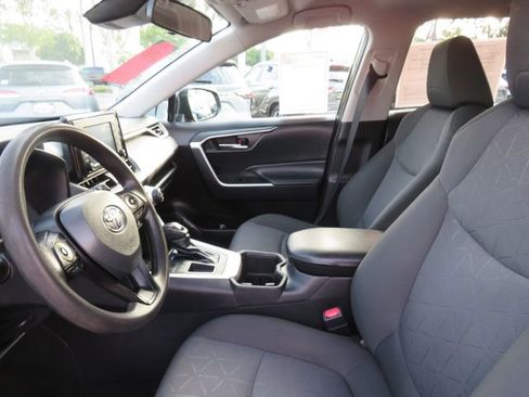 Used 2022 Toyota RAV4 XLE image 15