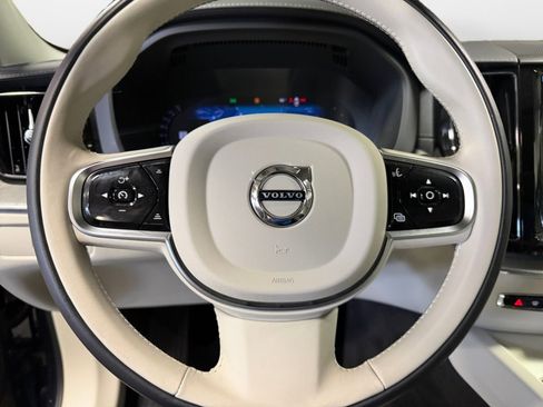 Used 2025 Volvo XC60 T8 Ultra w/ Protection Package Premier AWD/4WD image 13