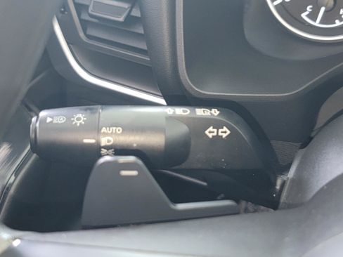 Used 2024 Nissan Rogue S FWD image 17