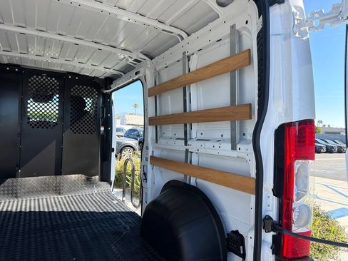 Used 2025 RAM ProMaster 2500 w/ U-Haul Equipment Group FWD image 26