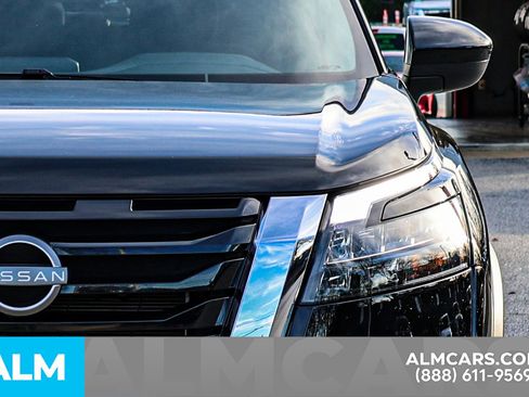 Certified 2025 Nissan Pathfinder S image 15