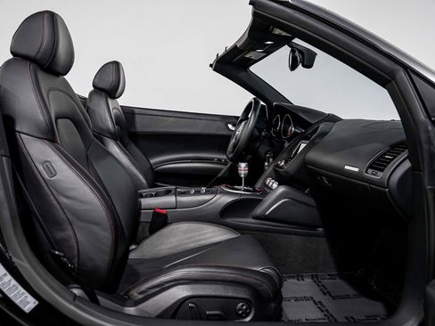 Used 2014 Audi R8 V8 w/ Full Leather Package AWD/4WD image 25