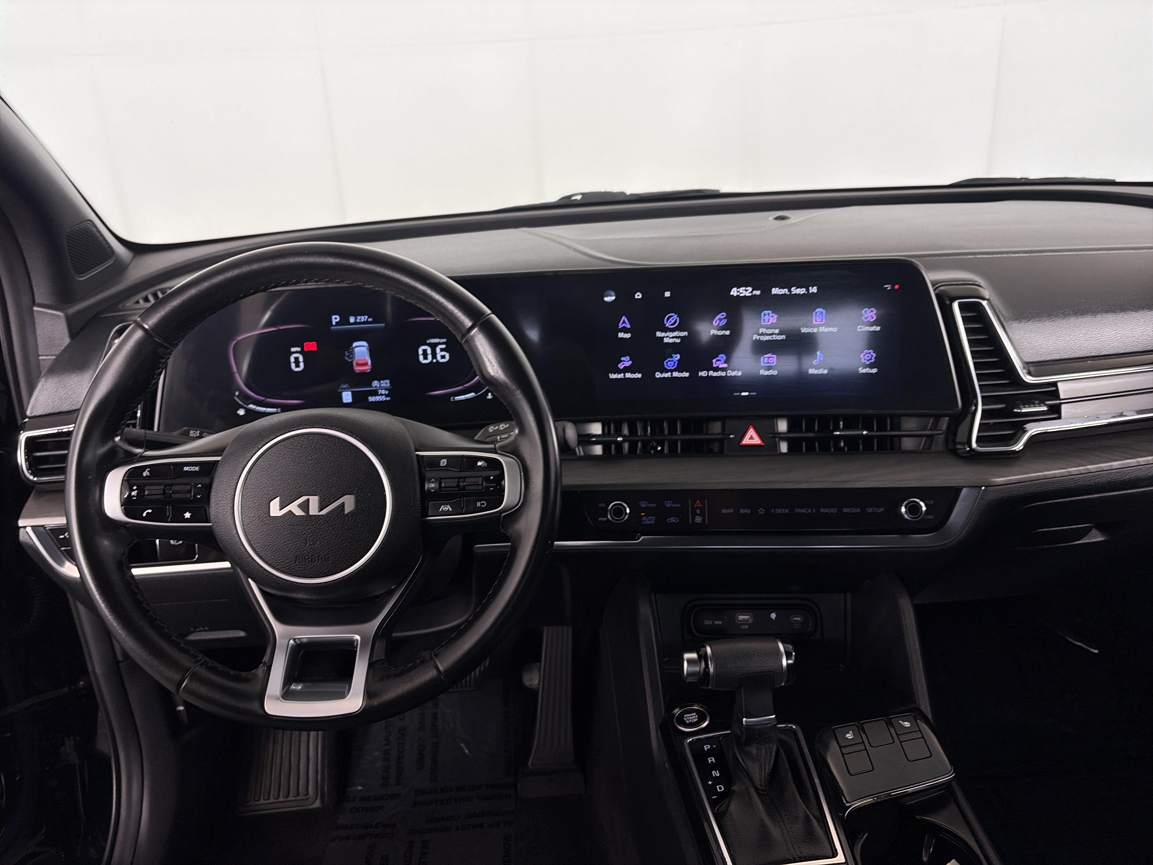 Certified 2023 Kia Sportage X-Line w/ X-Line Premium Package AWD/4WD image 3