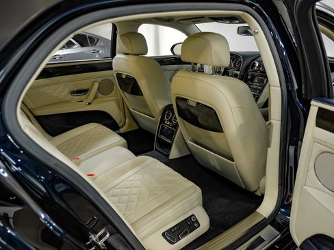 Used 2018 Bentley Flying Spur W12 AWD/4WD image 46
