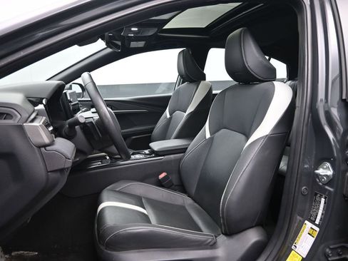 Used 2025 Toyota Camry SE w/ Multimedia Upgrade Package image 17