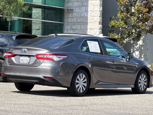 Used 2020 Toyota Camry LE FWD image 4