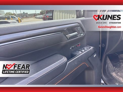 Used 2024 GMC Sierra 1500 AT4 w/ Technology Package AWD/4WD image 19