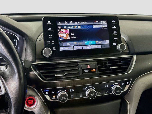 Used 2018 Honda Accord Touring image 17