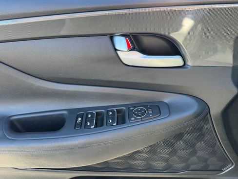 Used 2022 Hyundai Santa Fe SE image 12