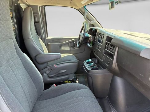 Used 2021 GMC Savana 2500 w/ Driver Convenience Package RWD image 5