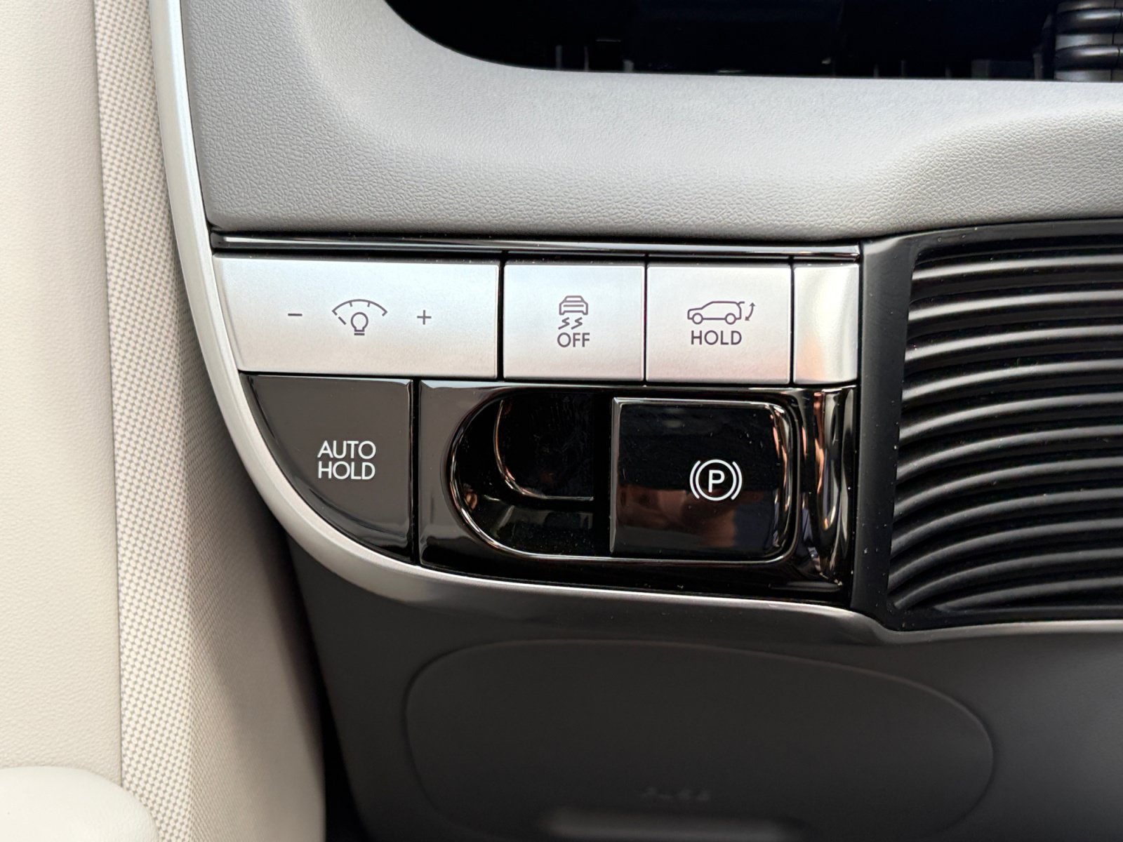 Certified 2024 Hyundai Ioniq 5 Limited AWD/4WD image 12
