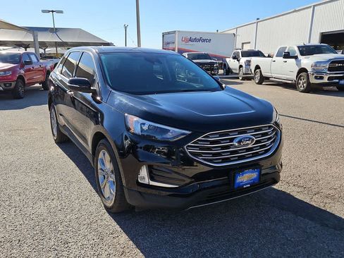Used 2023 Ford Edge Titanium AWD/4WD image 2