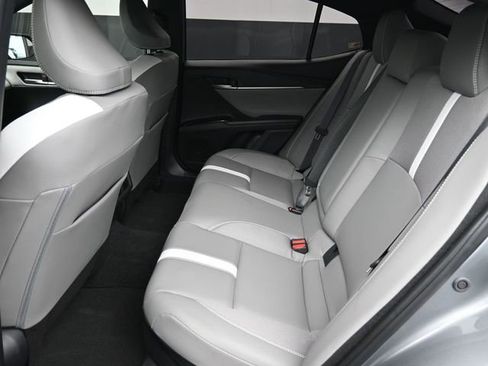 Used 2025 Toyota Camry SE w/ Convenience Package image 28