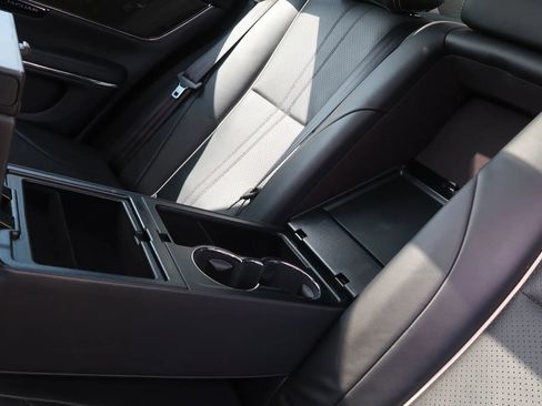 Used 2016 Jaguar XJ R-Sport image 51