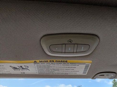 Used 2020 Chrysler Voyager Lxi FWD image 39