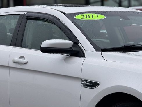 Used 2017 Ford Taurus SEL w/ Equipment Group 201A image 4
