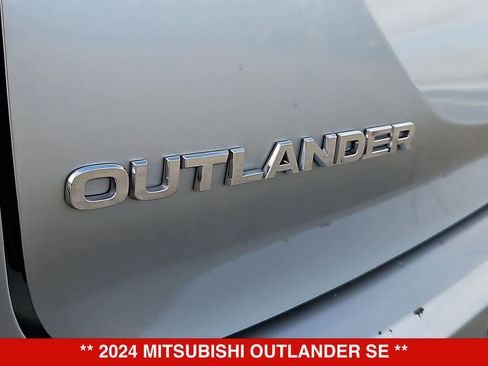 Used 2024 Mitsubishi Outlander SE FWD image 13