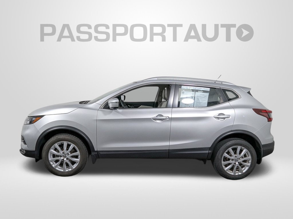Used 2022 Nissan Rogue Sport SV w/ Technology Package FWD image 2