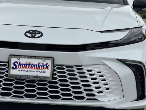 Used 2025 Toyota Camry XSE w/ Premium Package FWD image 8