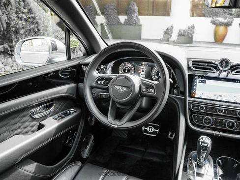 Used 2024 Bentley Bentayga Extended Wheelbase AWD/4WD image 62